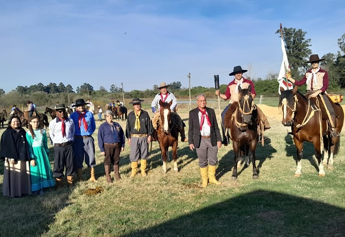 Comitiva de Vila Nova do Sul participa do recebimento da Chama Crioula em Dom Pedrito.
